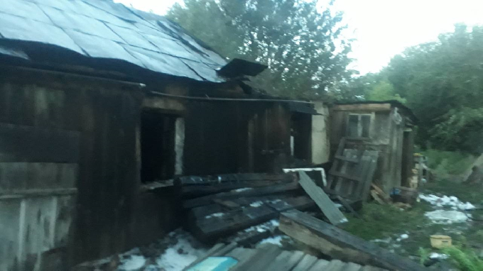 Земляки не смогли спасти мужчину из горящего дома