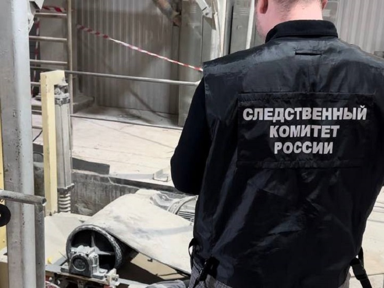 В Саратове сварщик упал с высоты и погиб