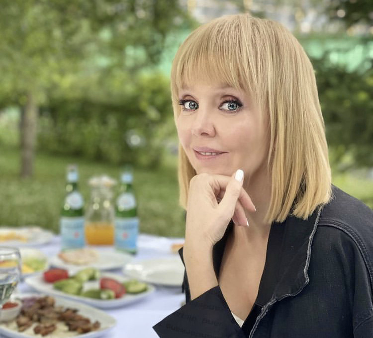 Саратовская певица записала шедевры с продюсером Максимом Фадеевым