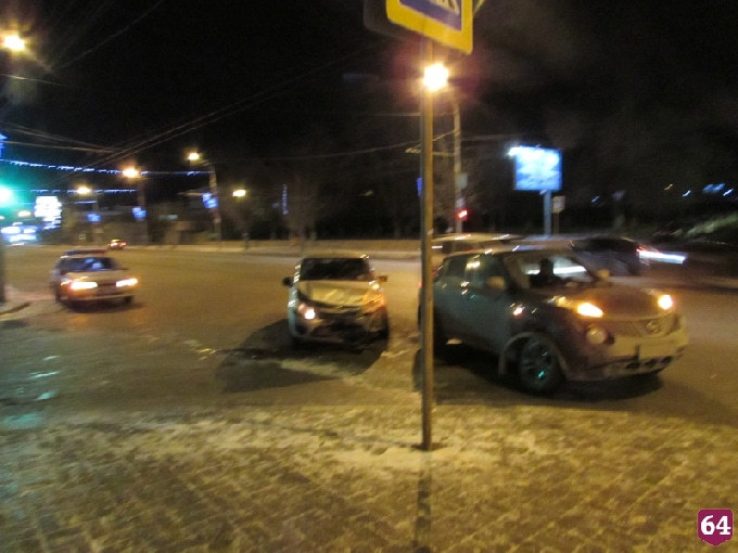 На Чернышевского лихач на «Гранте» протаранил «Жука» автоледи 
