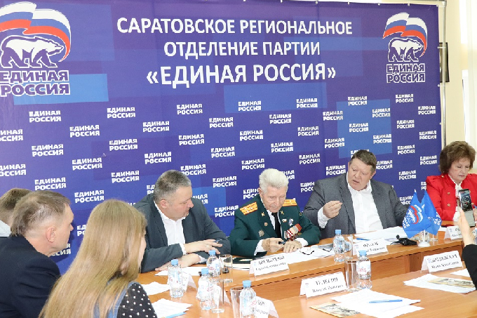 Музеям саратовских школ помогут обновить экспозиции 
