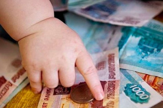 Выплаты на первого ребенка назначили 5383 саратовцам 