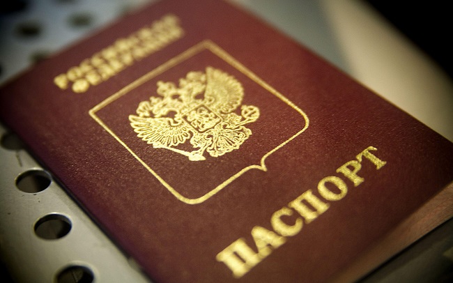 Юноша нашел в сети данные паспорта и повесил на жительницу Энгельса кредит