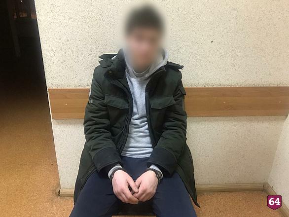 Житель Энгельса пытался изнасиловать женщину в подъезде и получил 5 лет 