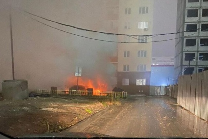 В Саратове горели два автомобиля