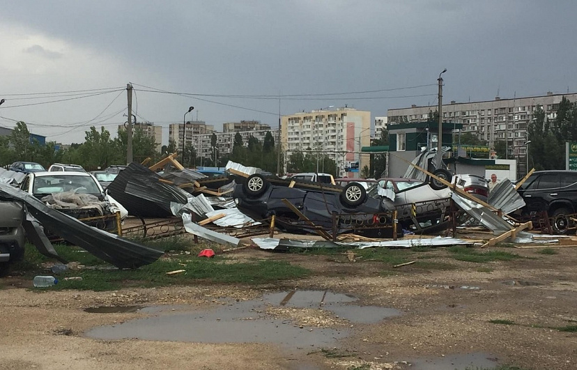 Подсчитан ущерб от мощного урагана в Саратовской области