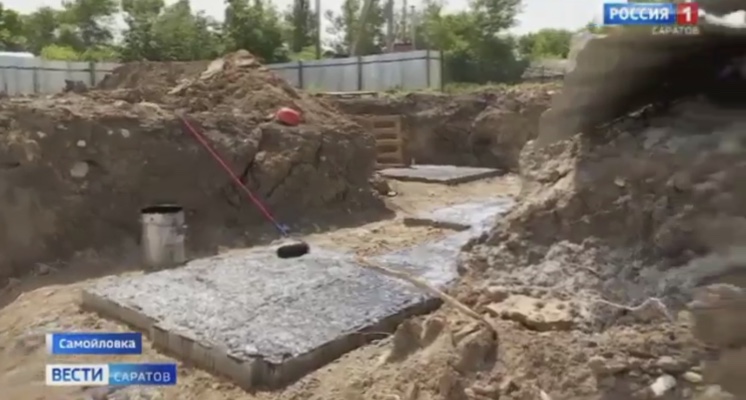На территории саратовской школы начали строить бассейн