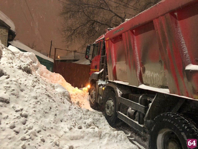 В уборке Большой Горной от снега задействованы 12 самосвалов