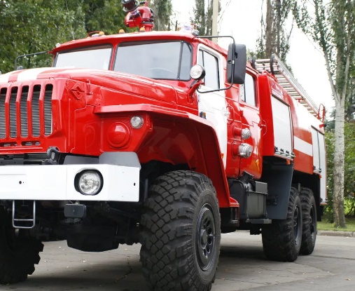 В Саратове горели гараж и автомобиль