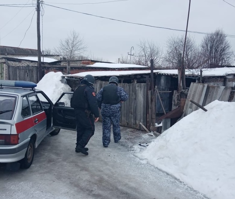 Молодой человек пытался угнать «Оку» и сжег гараж