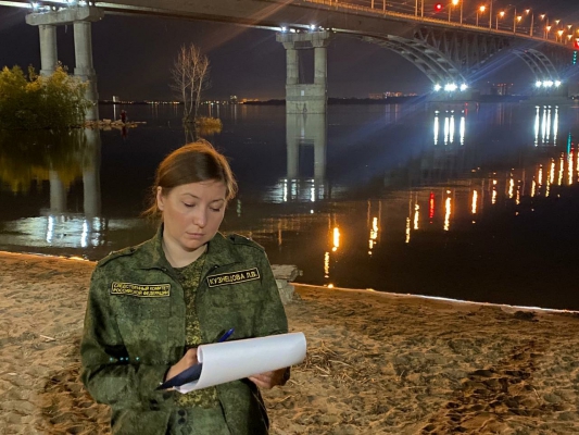 Под мостом «Саратов-Энгельс» найден труп мужчины с татуировкой на груди