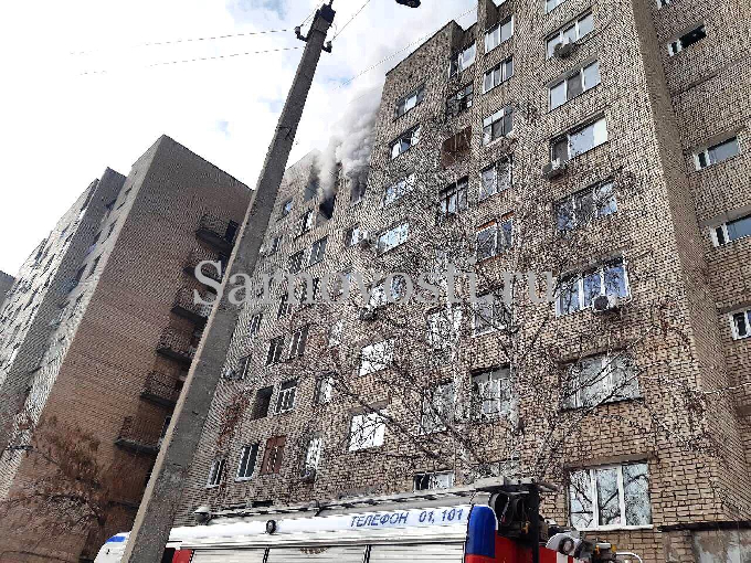 Пьяный голый мужчина устроил пожар в высотке