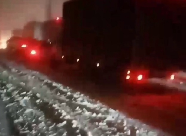Въезд в Саратов заблокирован из-за сугробов