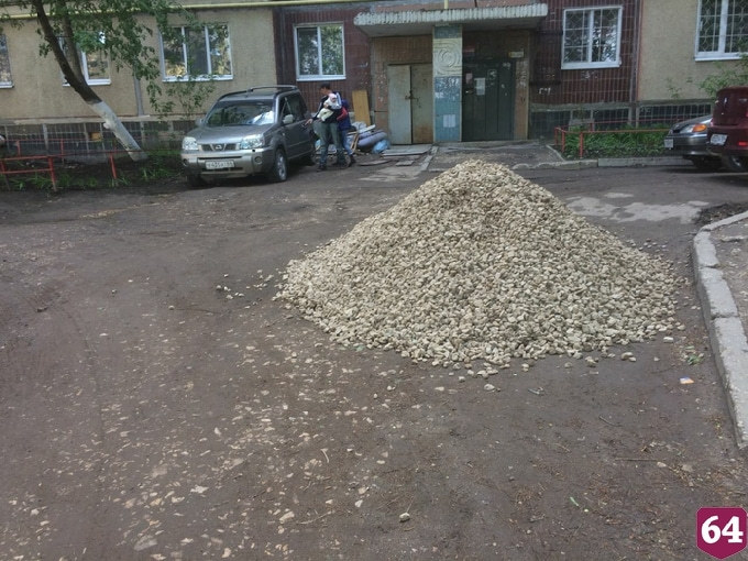 В Саратове сточные воды заливают детский сад и школу
