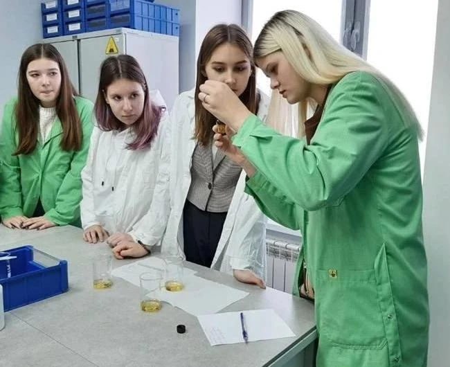 Энгельсские школьники изучают криминалистику и предпринимательство 