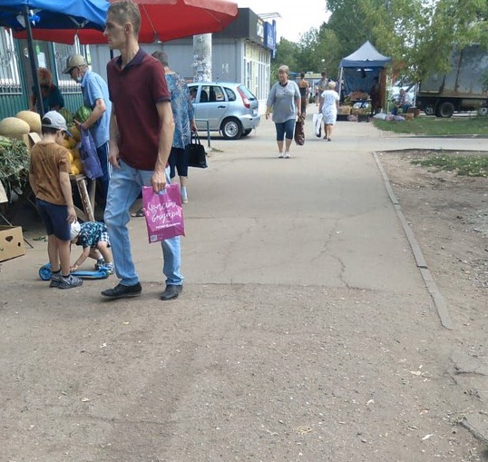 Торговую палатку убрали с тротуара после публикации «Региона 64» 