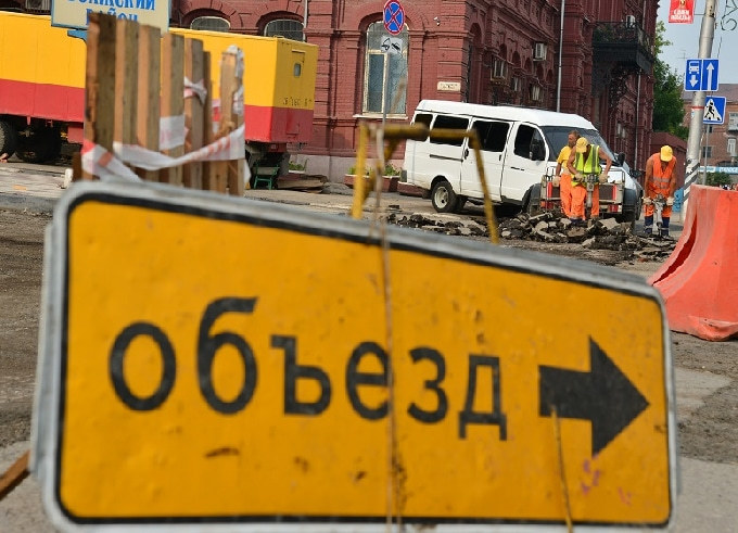 В Саратове из-за ремонта тепломагистрали закрыто движение на улице Радищева 