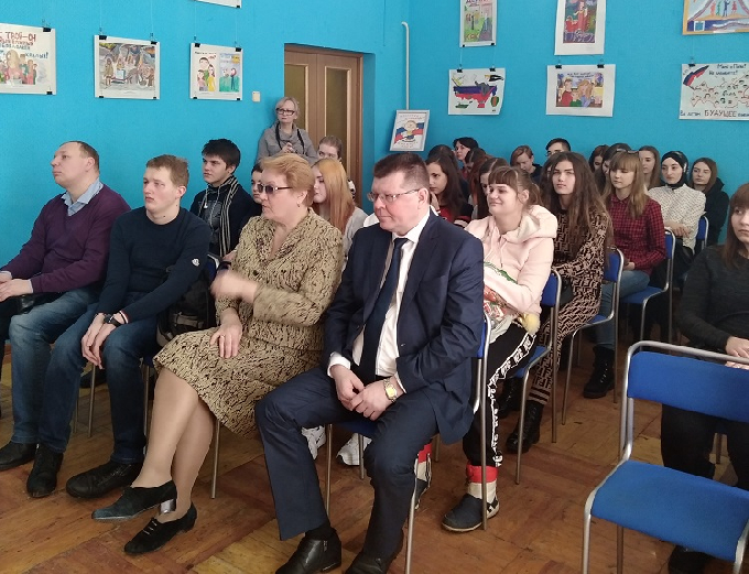 В Саратове открылась выставка будущих избирателей