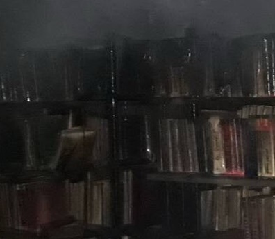 Жителя Саратова нашли зарезанным после тушения книжного шкафа