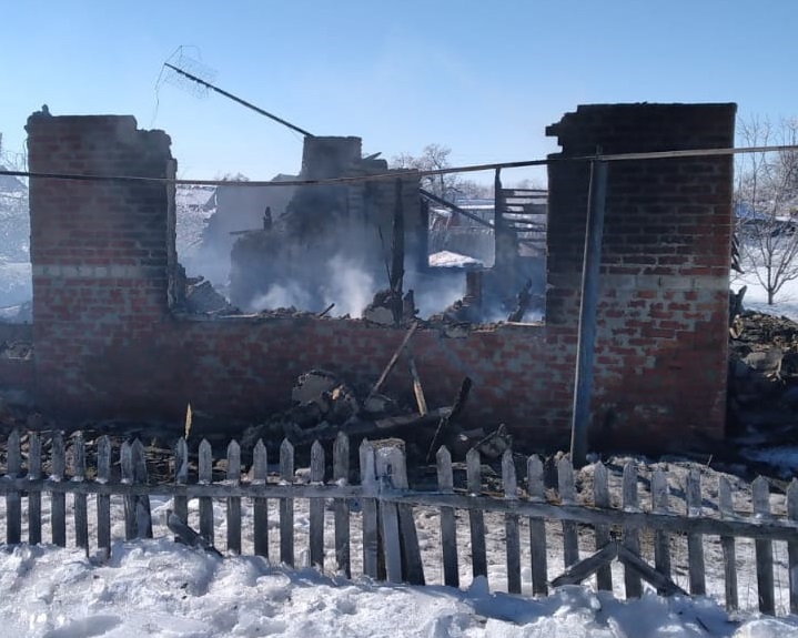 На пожаре в частном доме обгорел мужчина