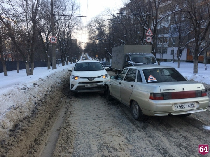 Дорожная авария заблокировала 2-ю Прокатную улицу 