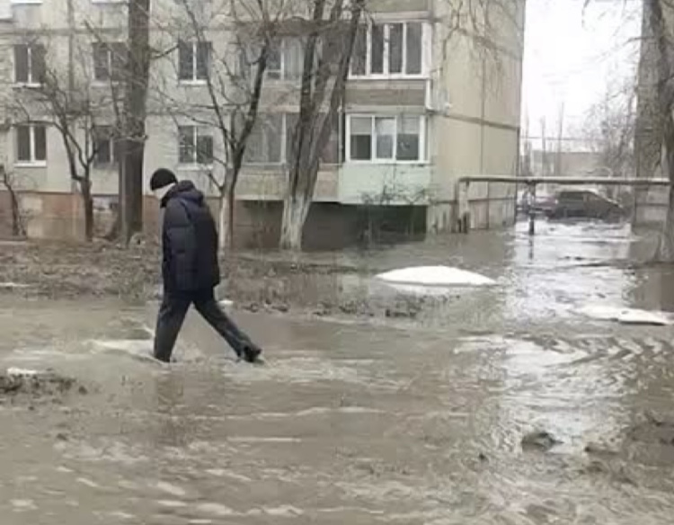 Жители Саратова делятся кадрами «апокалипсиса» в Солнечном