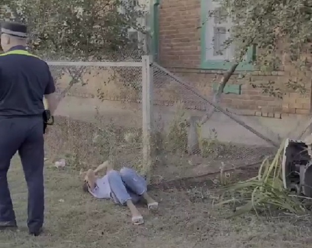 Саратовцы сняли на видео истерику автоледи после ДТП