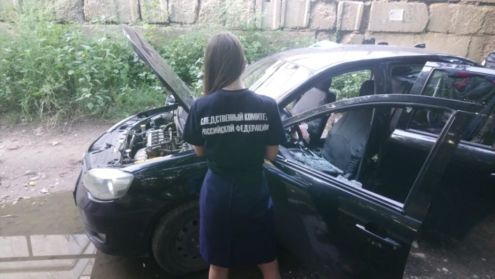 В гаражах нашли машину с трупом девушки на заднем сиденье