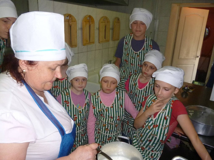 В Саратове девочек из трудных семей научат строить личное счастье