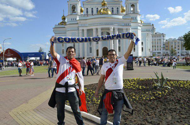 В Саранске перуанские болельщики поддерживают саратовский «Сокол»  