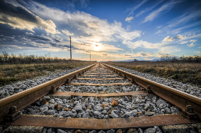 Автомобилиста насмерть придавило крадеными рельсами при их перевозке