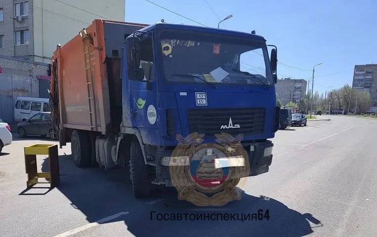В Саратове ищут очевидцев наезда мусоровоза на пенсионерку