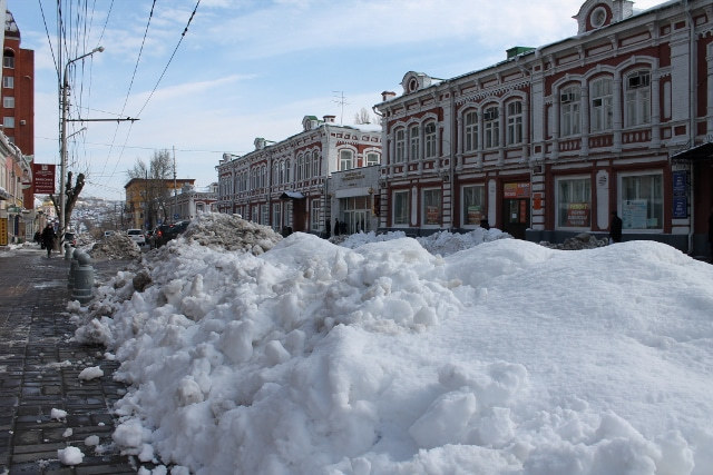 Глава дорожного комитета получил выговор за плохую уборку Саратова от снега 