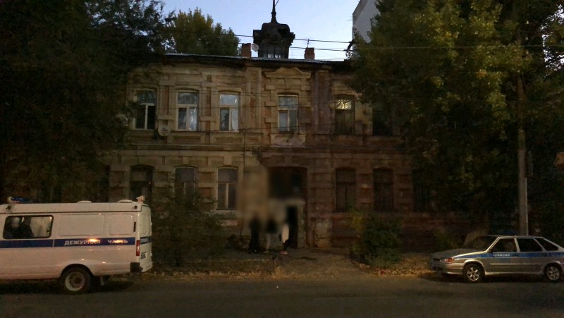 На Мичурина упал с крыши дома и разбился насмерть 16-летний подросток