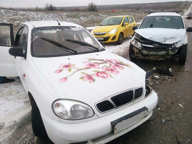 Пожилая автоледи попала в больницу после ДТП в Саратове