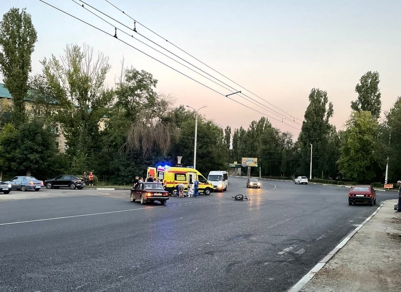 В больнице умер сбитый микроавтобусом велосипедист