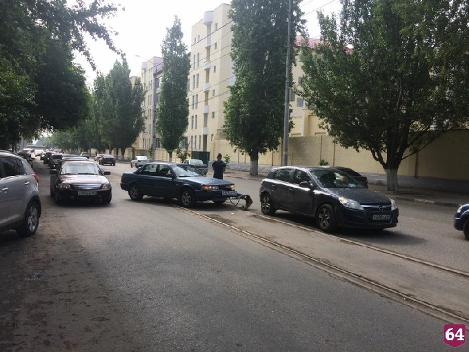 На Кутякова объезжавшие пробку водители иномарок устроили ДТП