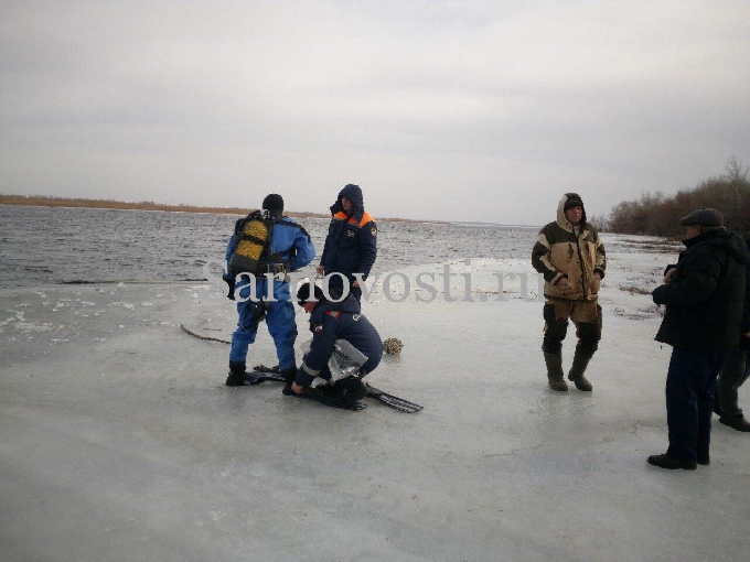 Водолазы вытащили из Волги мертвого дайвера