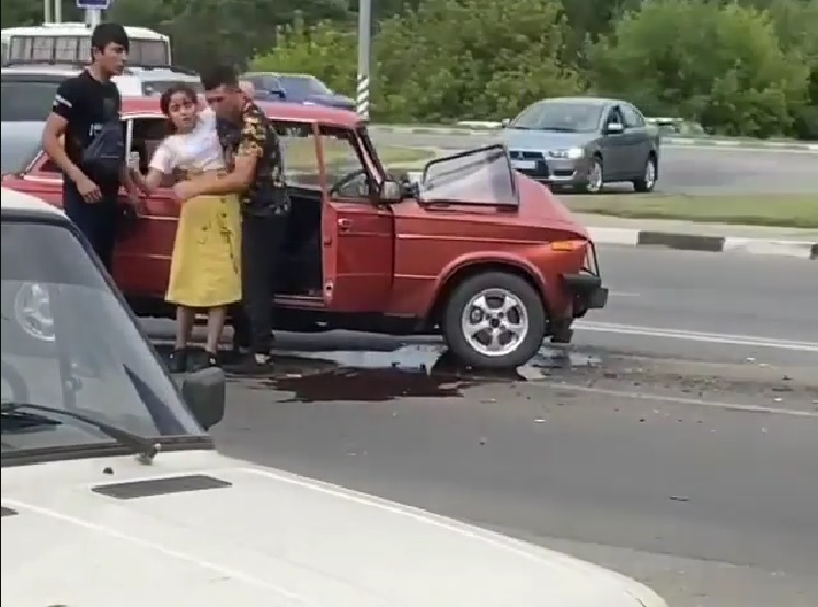 В массовом ДТП у моста «Саратов-Энгельс» пострадала девушка
