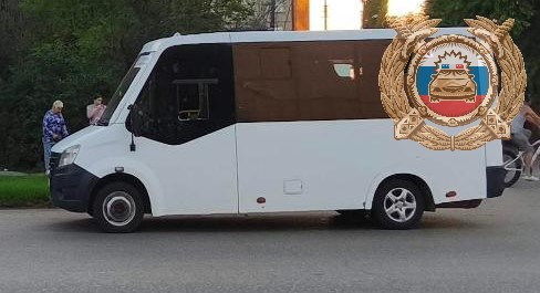 В Энгельсе женщина попала под маршрутку