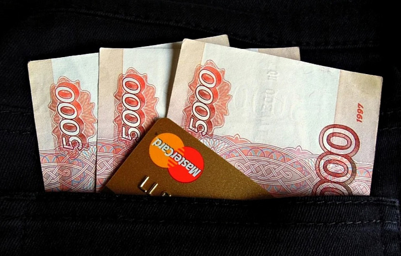 Студентов саратовского вуза осудят за взятки замдекану
