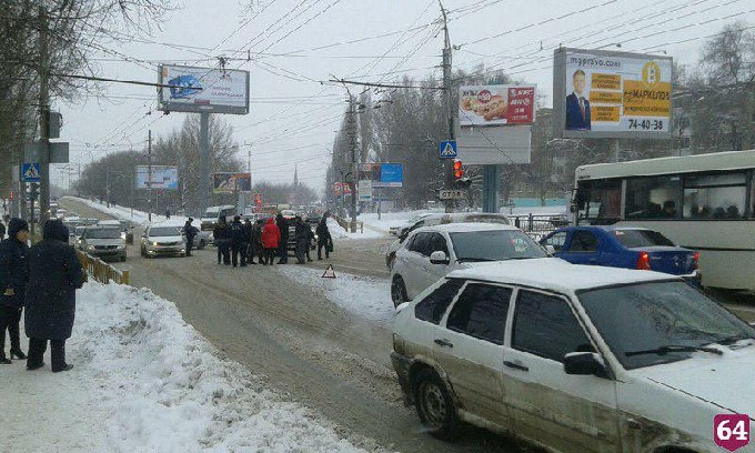 В Саратове автоледи на иномарке сбила 13-летнюю девочку 