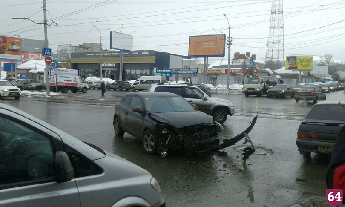 На Танкистов в «Киа» автоледи врезался «БМВ»