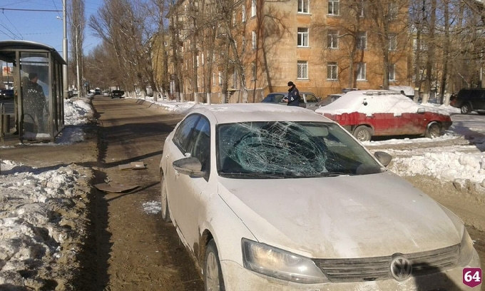 В Саратове пенсионер попал под колеса «Фольксвагена»