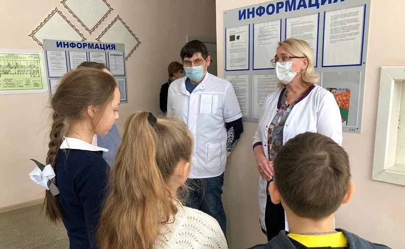 Директора школы оштрафовали за отравление 6 учеников