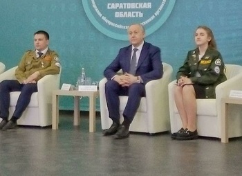 Саратовский губернатор предложил создать студотряд для помощи власти 