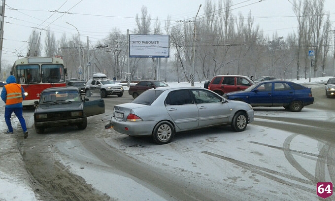 Авария с иномаркой парализовала троллейбусные маршруты