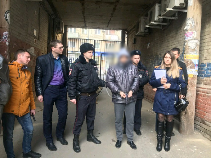 В Саратове жестокий газовик убивал клиента молотком и ножом