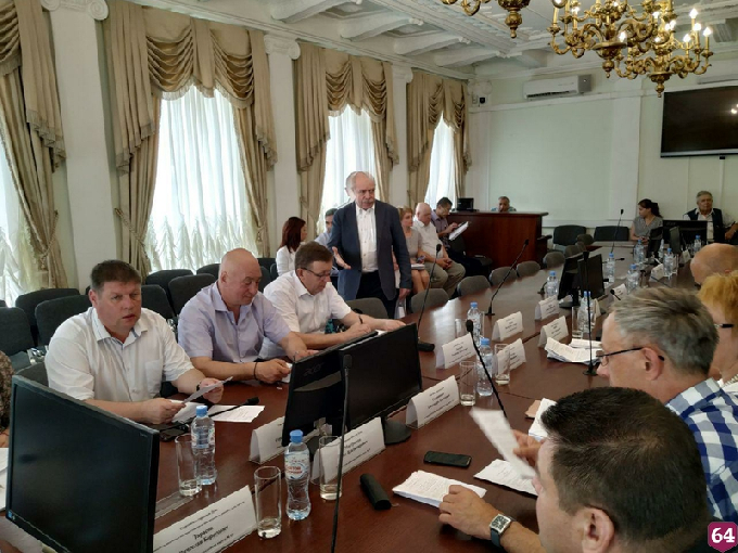 В Саратове за месяц высадят 500 крупномеров  