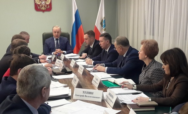 Радаев распорядился в кратчайшие сроки закупить новую снегоуборочную технику